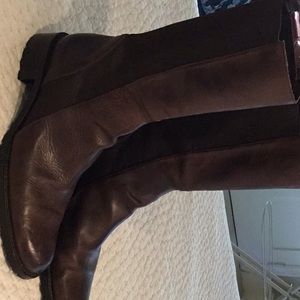 Mid-height leather boots